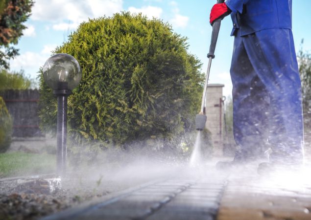Arelli Commercial Cleaning Insight - Power Washing Service