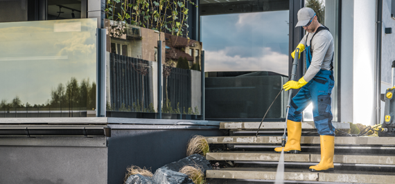 Arelli Cleaning team delivering commercial office cleaning in Ontario